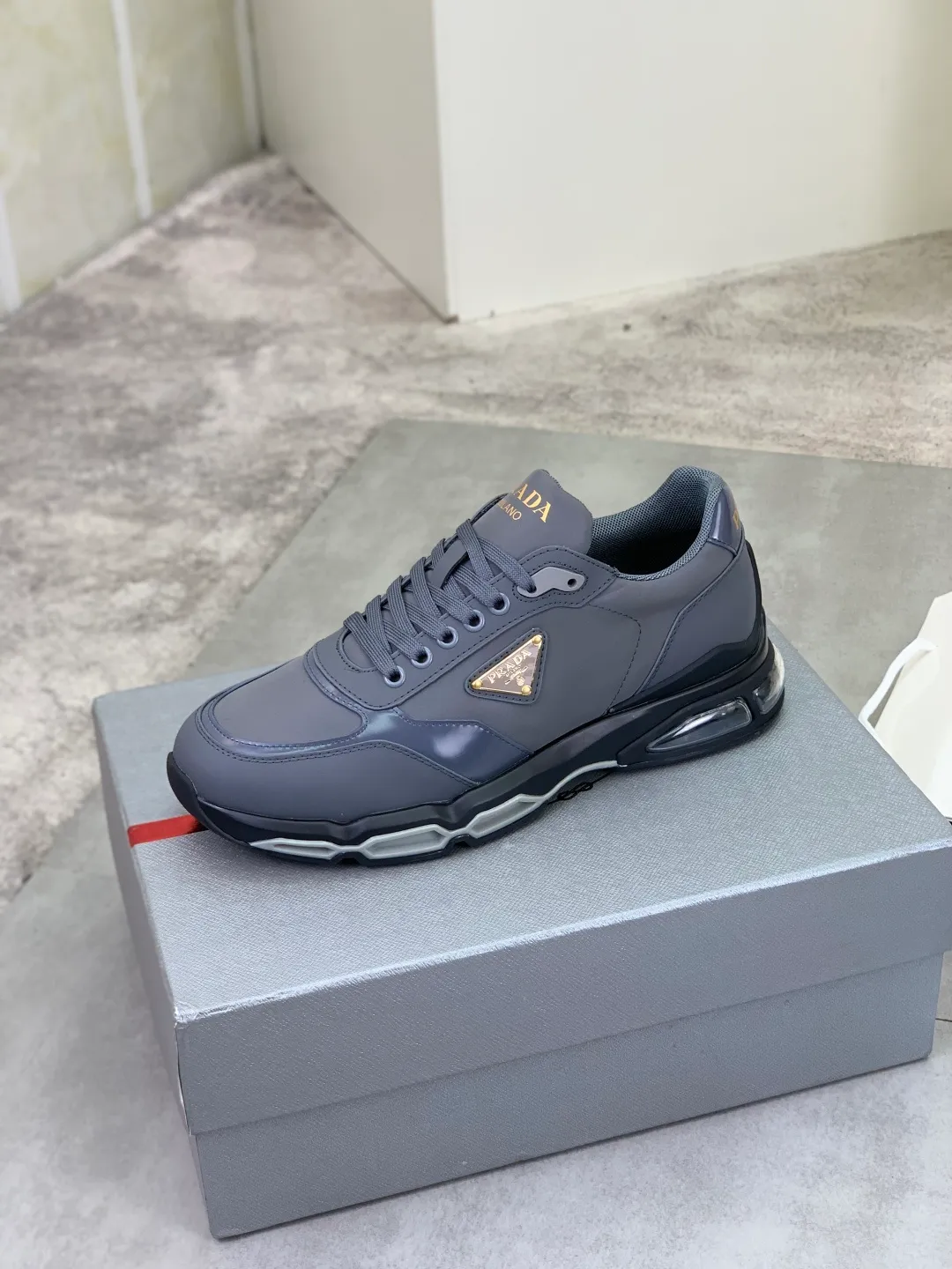 Men's men's shoes 💰pP640 💰[New model] The top version is now available on the official website, 🆘 The air-cushion shock-absorbing thick-soled trendy brand (Prada) is the main popular model, the avant-garde and versatile fashionable men's shoes are privately modeled, and the cowhide surface is spliced 1:1.. The fashion is simple, the original imported cowhide feet; the atmosphere, personality, more fashionable, eye-catching, and pursuit of class, it will subvert the old idea, and be with you to spend time with fashion trendsetters! Must keep for yourself ! Tall and comfortable, large and low, high-end quality workmanship. Size: 38-45; 3️⃣colors available.